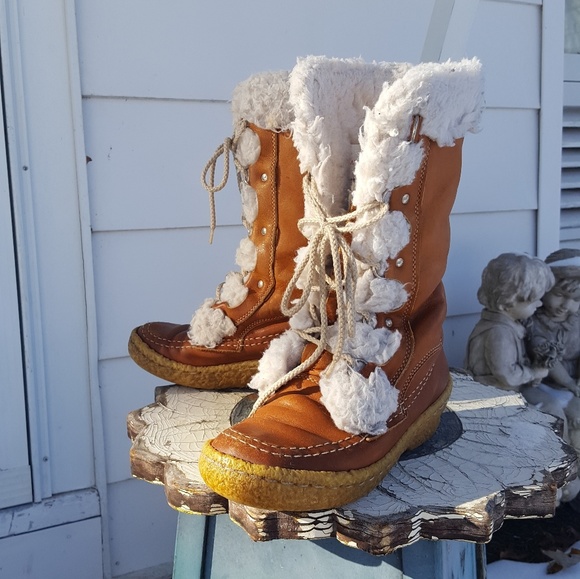 🚫SOLD🚫 Vintage Mukluk Moccasin Leather Boots 7 - Picture 2 of 8